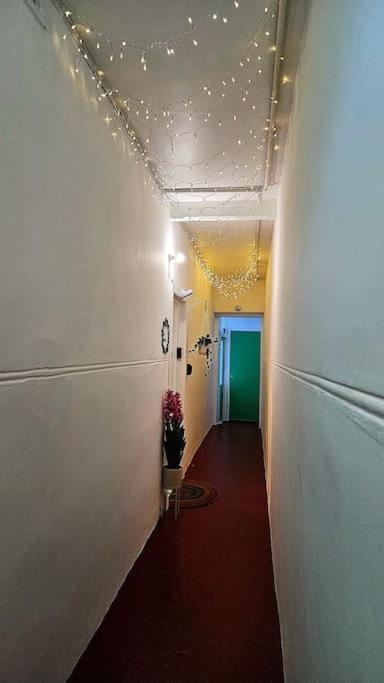 The Ferns - Shared Garden Apartment With Parking Darvel Экстерьер фото