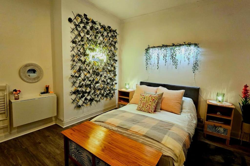 The Ferns - Shared Garden Apartment With Parking Darvel Экстерьер фото