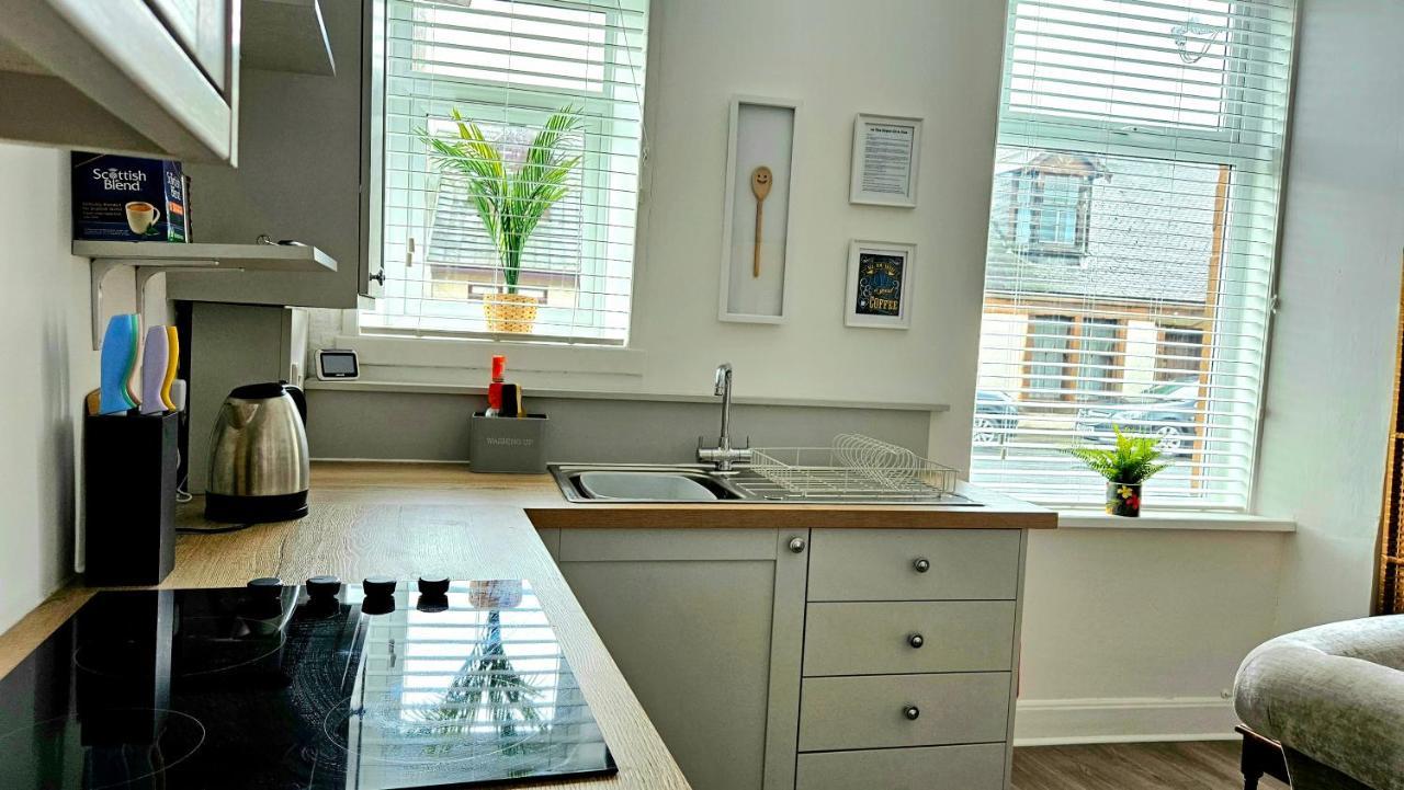 The Ferns - Shared Garden Apartment With Parking Darvel Экстерьер фото