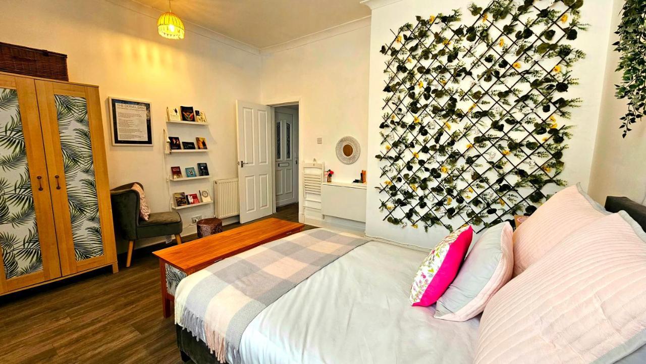The Ferns - Shared Garden Apartment With Parking Darvel Экстерьер фото